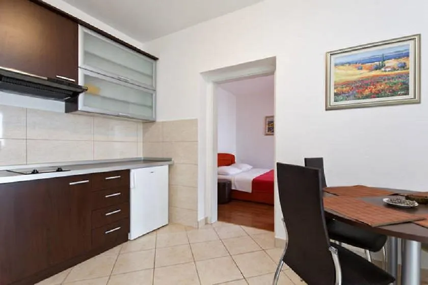 Apartment Vila Ivarossa Trogir