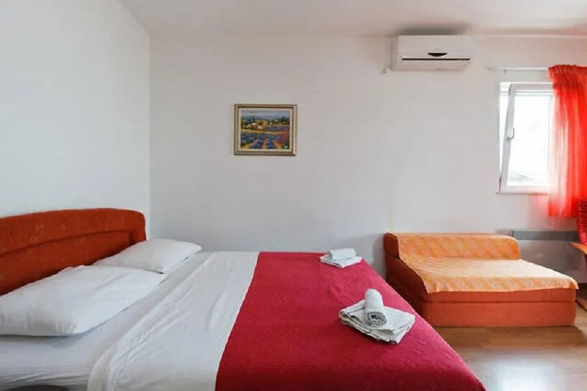 Vila Ivarossa Trogir 0*,