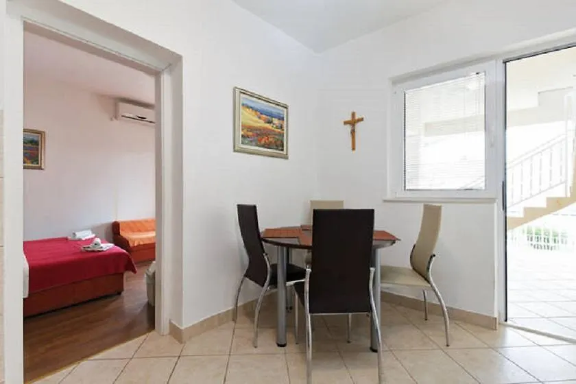Apartmán Vila Ivarossa Trogir 0*,  Chorvatsko